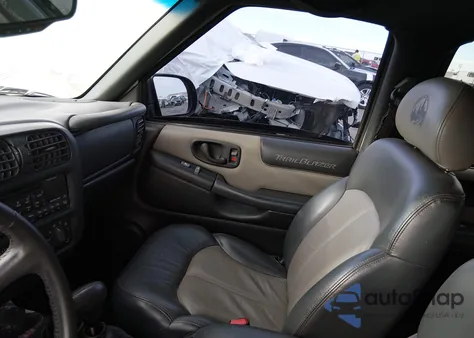 2001 Chevrolet Blazer Trailblazer z USA, uszkodzony, nr VIN 1GNDT13W812217761